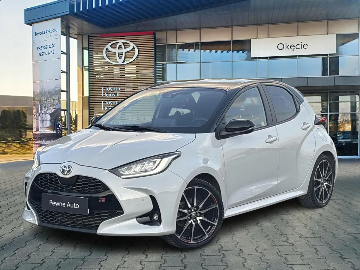 Toyota Yaris Hybrid 1.5 GR Sport, Skyview, dach panoramiczny, faktura VAT 23% 2023
