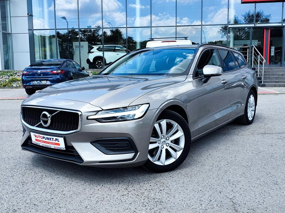 Volvo V60 Momentum Core B4 2021