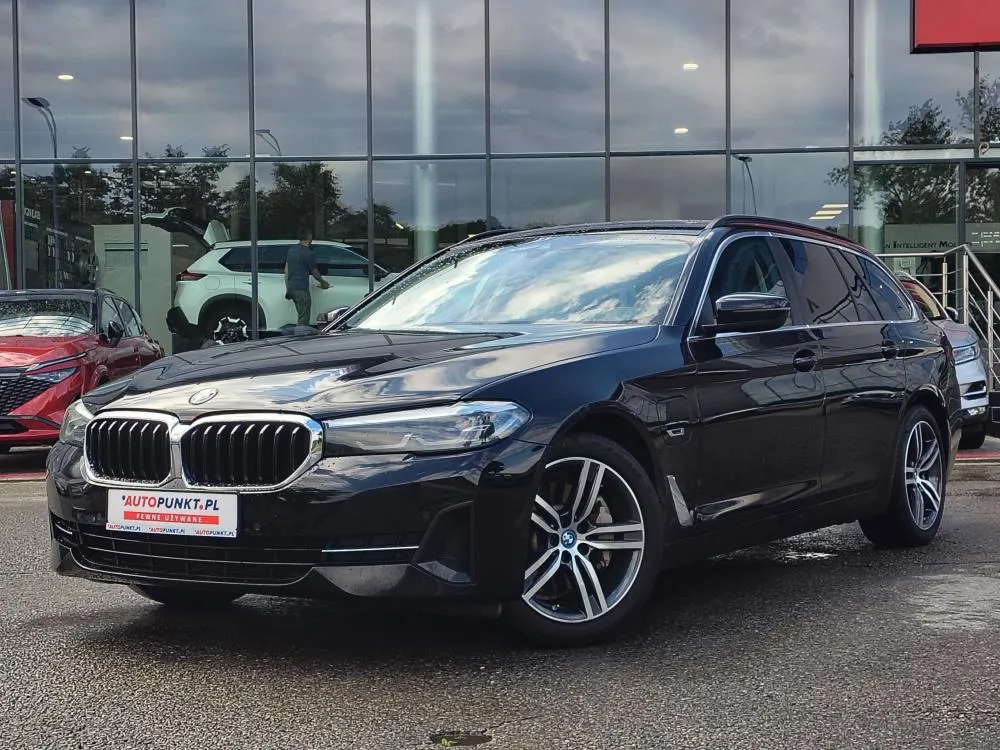 BMW SERIA 5 530e Luxury Line 292KM xDrive 2022