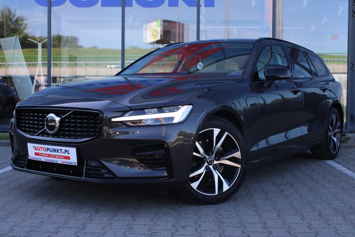 Volvo V60 Plus Dark 2022