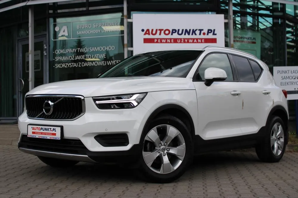 Volvo XC40 Momentum 2021