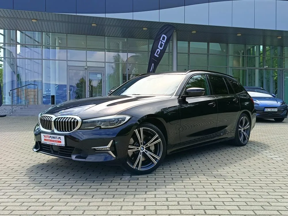 BMW SERIA 3 Luxury Line 2020
